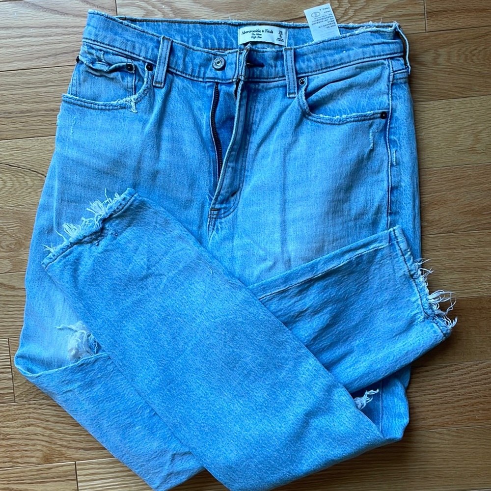Size 6L Abercrombie & Fitch mom jeans